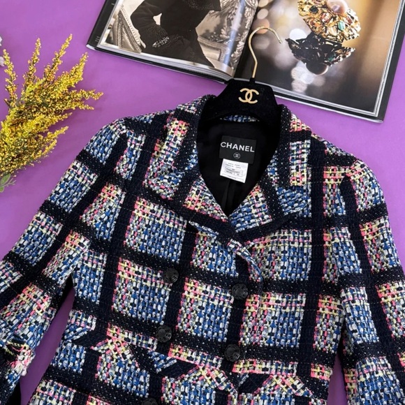 Authentic Chanel - Picture 3 of 10